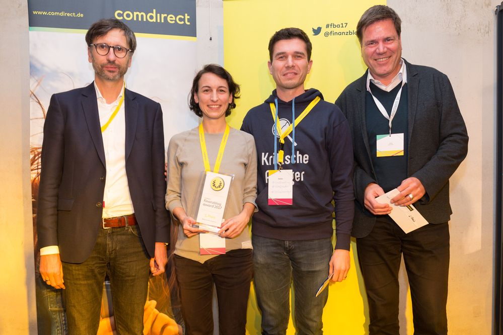 Madame Moneypenny gewann den ersten Preis des comdirect finanzblog awards 2017 (im Bild v.l.n.r.: Sven Deglow, Natascha Wegelin, Stefan Erlich, Jörg Sadrozinski)