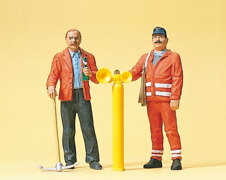 SAKRA und Biertrinker mit Pickel