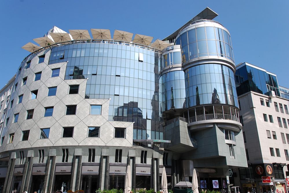 Das Haas-Haus am Stephansplatz in Wien - Firmensitz einer österreichischen Catering-AG