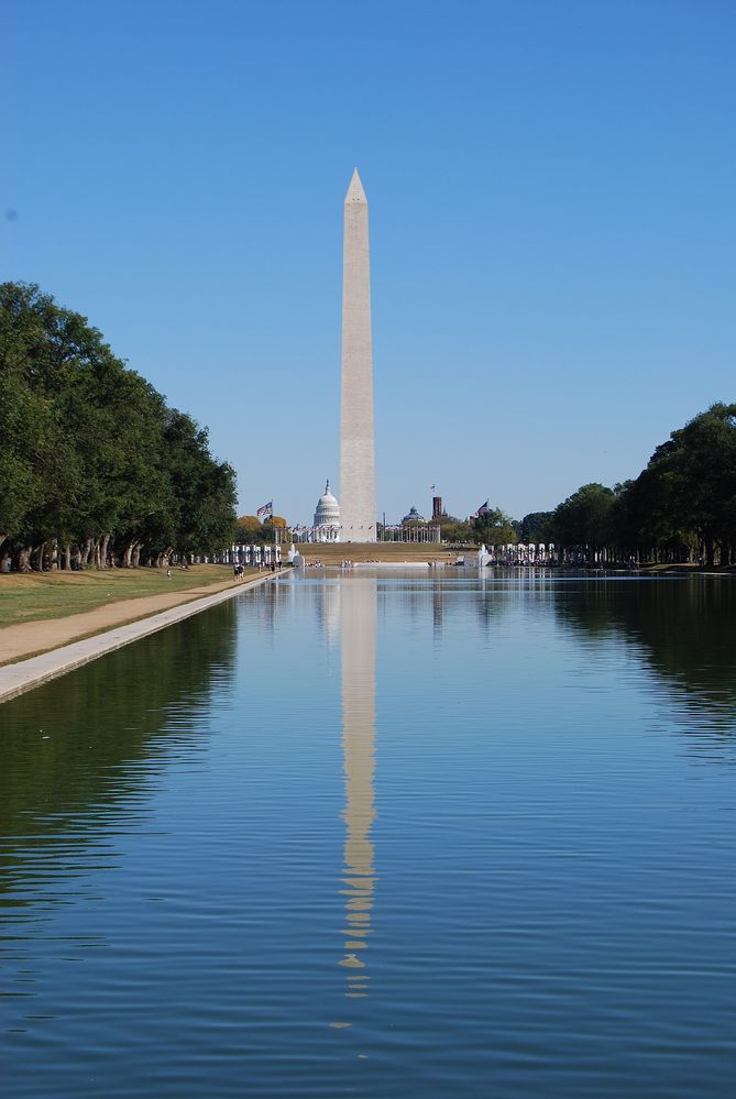 Reflectiing_Pool_Washington_DC_Oktober_2007.jpg
