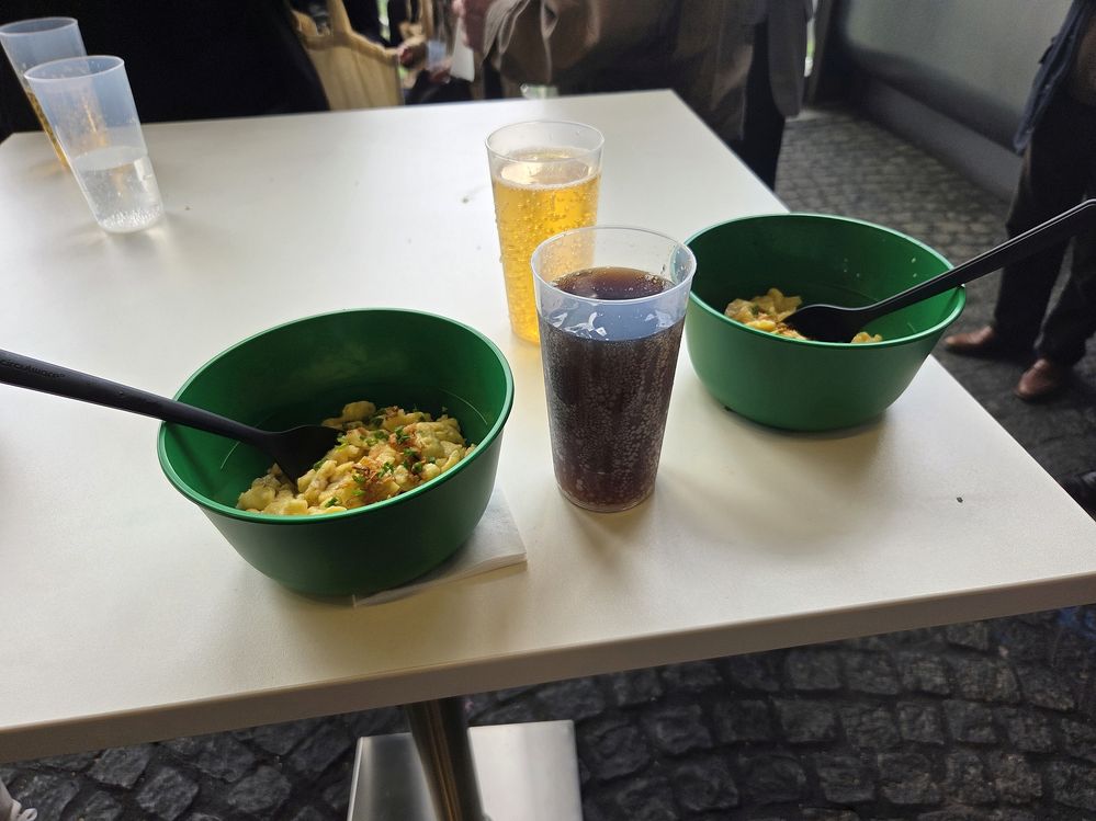 "Plaste und Elaste": Käsespätzle mit diversen Kaltgetränken