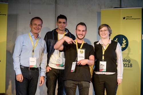 Den ersten Preis des comdirect finanzblog awards 2018 gewann Talerbox (im Bild v.l.n.r.: Matthias Hach, Oskar Streiter, Bastian Glasser, Franziska Bluhm)