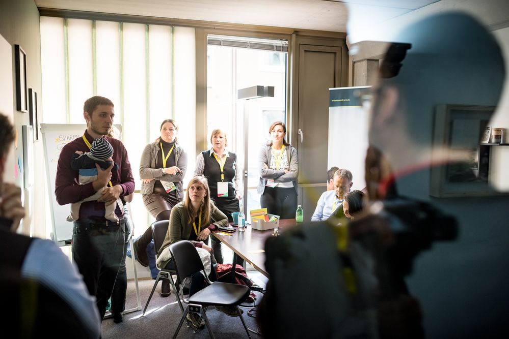 Wie hier in der Session von Marielle (sitzend) und Mike (mit Baby) von den Beziehungs-Investoren wurde intensiv diskutiert